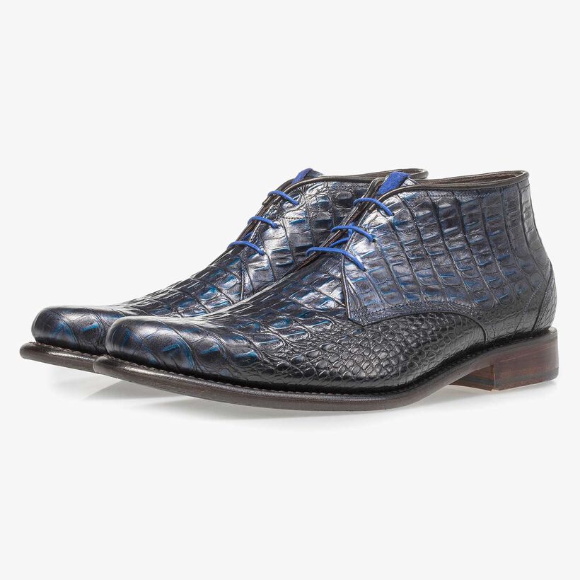 Blauer Leder-Schn&uuml;rstiefel mit Krokoprint