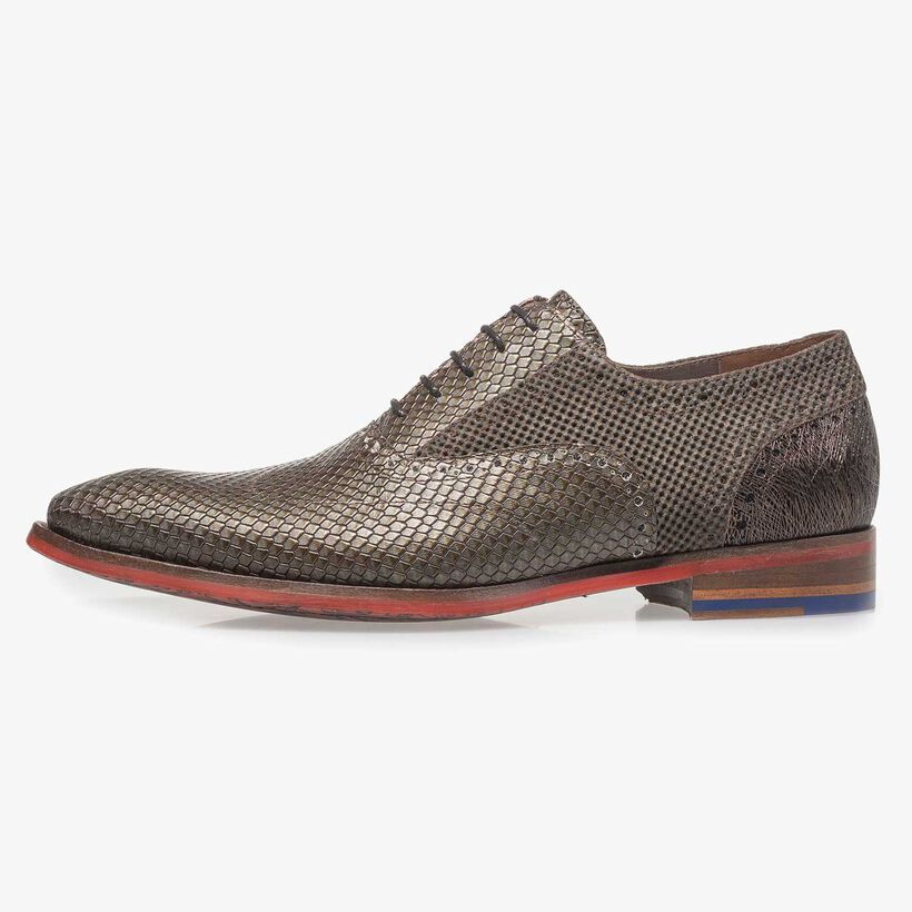 Premium dark brown calf leather lace shoe with metallic print
