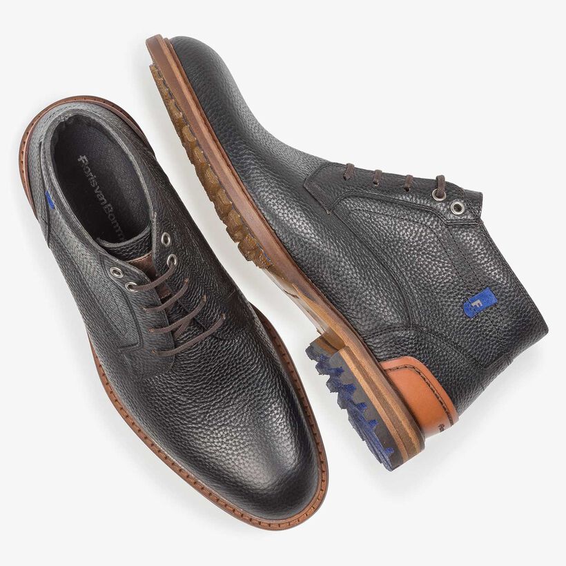 Schwarzer Leder-Schn&uuml;rstiefel mit Print