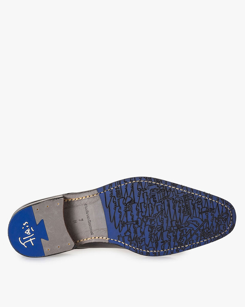 Grauer Kalbsleder-Schn&uuml;rschuh