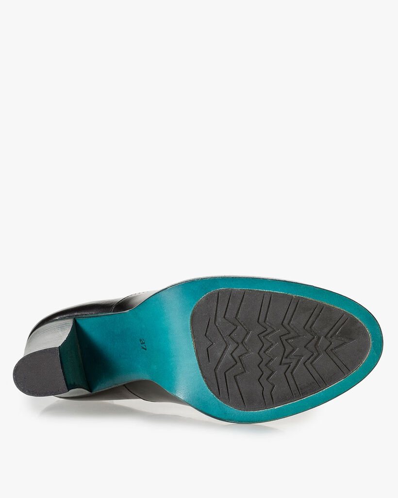 Black calf leather heeled derby