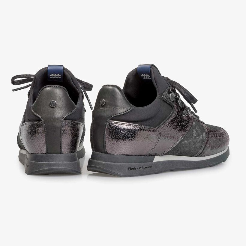 Dunkelgrauer Leder-Sneaker mit Metallic-Print
