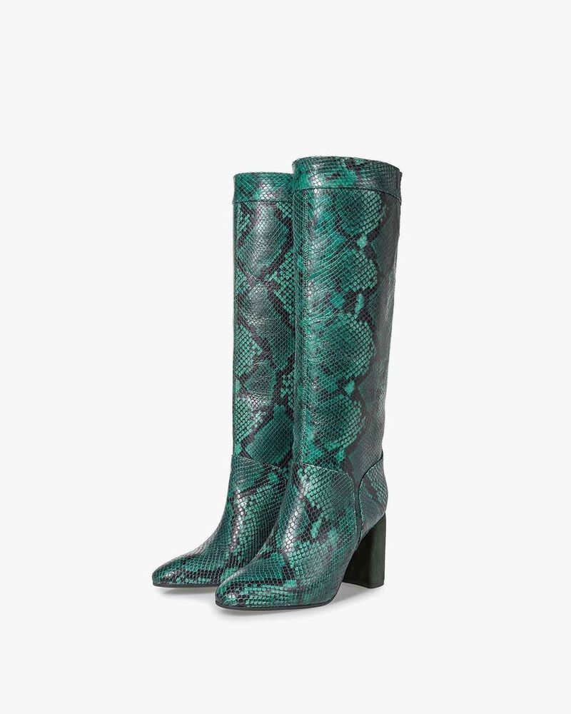 Hoher gr&uuml;ner Stiefel mit Schlangenprint