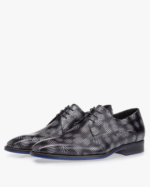 Lace shoe patent leather black and white