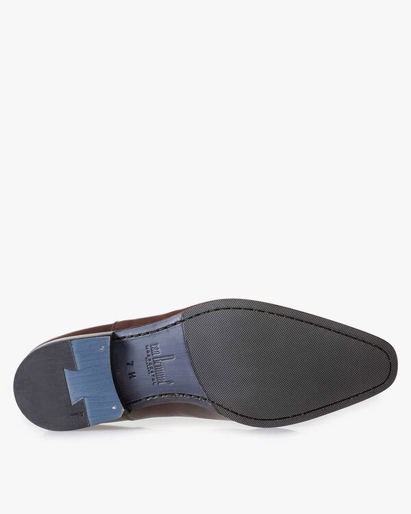 Dark brown lace shoe