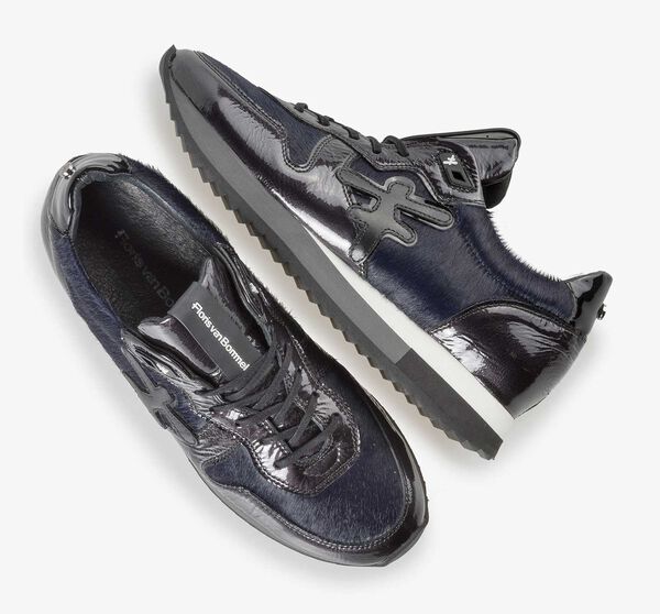 Blue patent leather sneaker with runner&rsquo;s sole