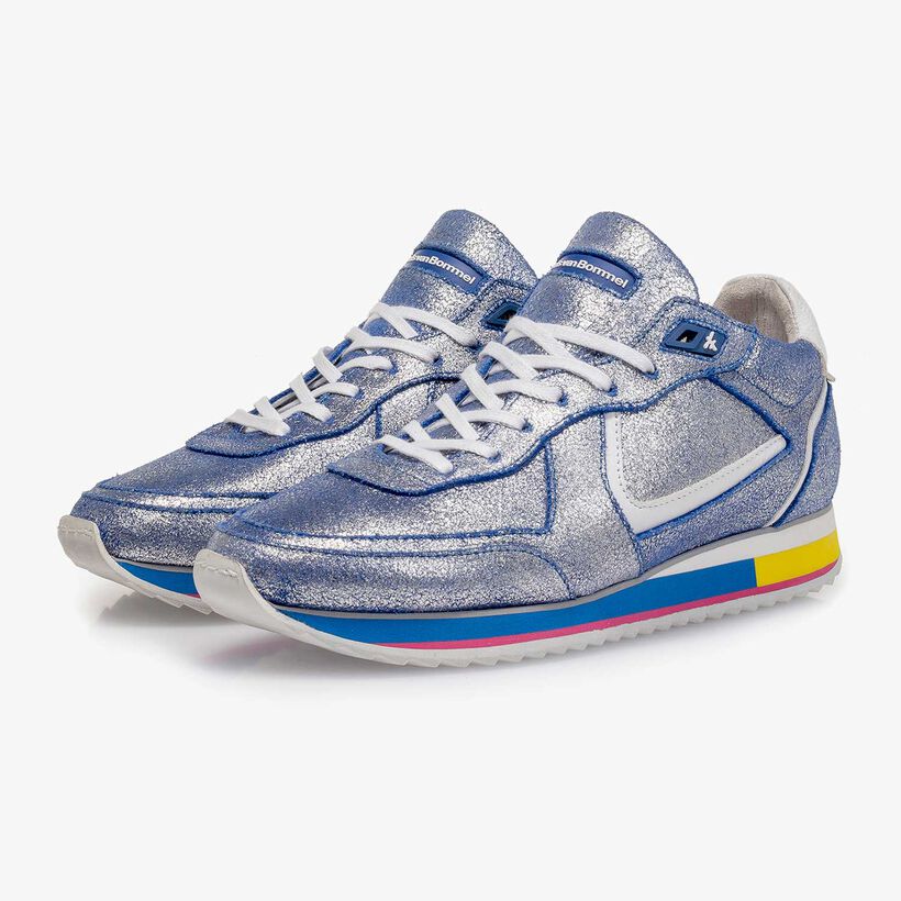 Silber Metallic Leder-Sneaker mit blauem changierendem Effekt
