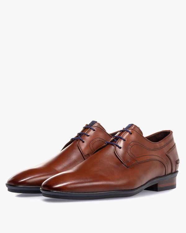 Lace shoe leather cognac