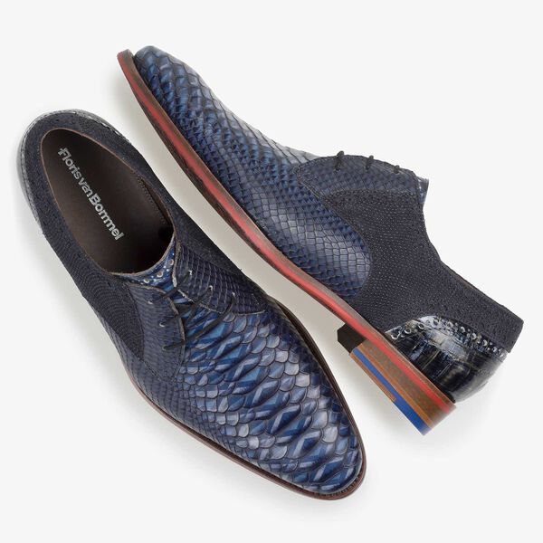 Blauer Leder-Schn&uuml;rschuh mit Schlangenprint
