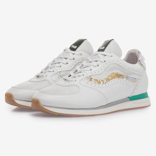 Wei&szlig;er Leder-Sneaker mit Metallic-Details