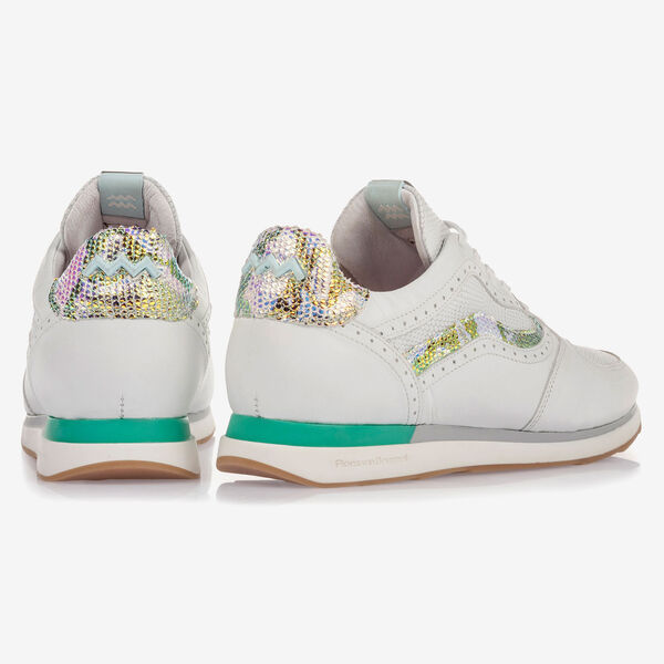 Wei&szlig;er Leder-Sneaker mit Metallic-Details