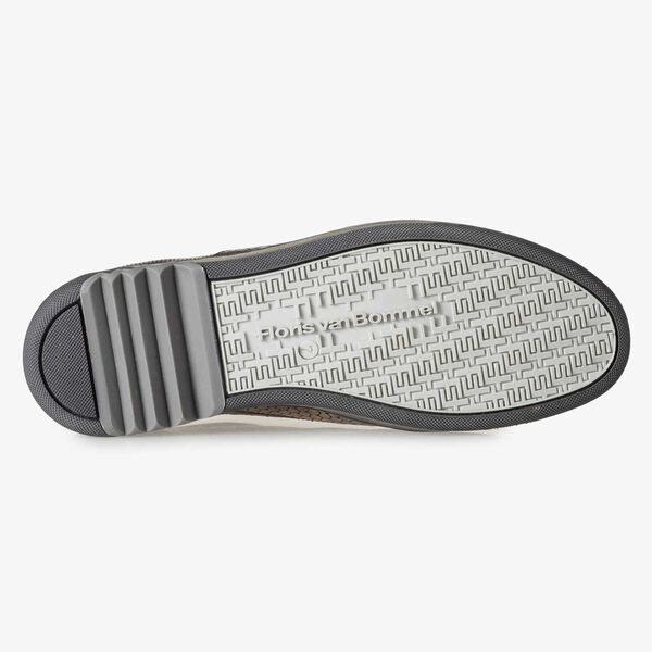 Brown leather sneaker with metallic print