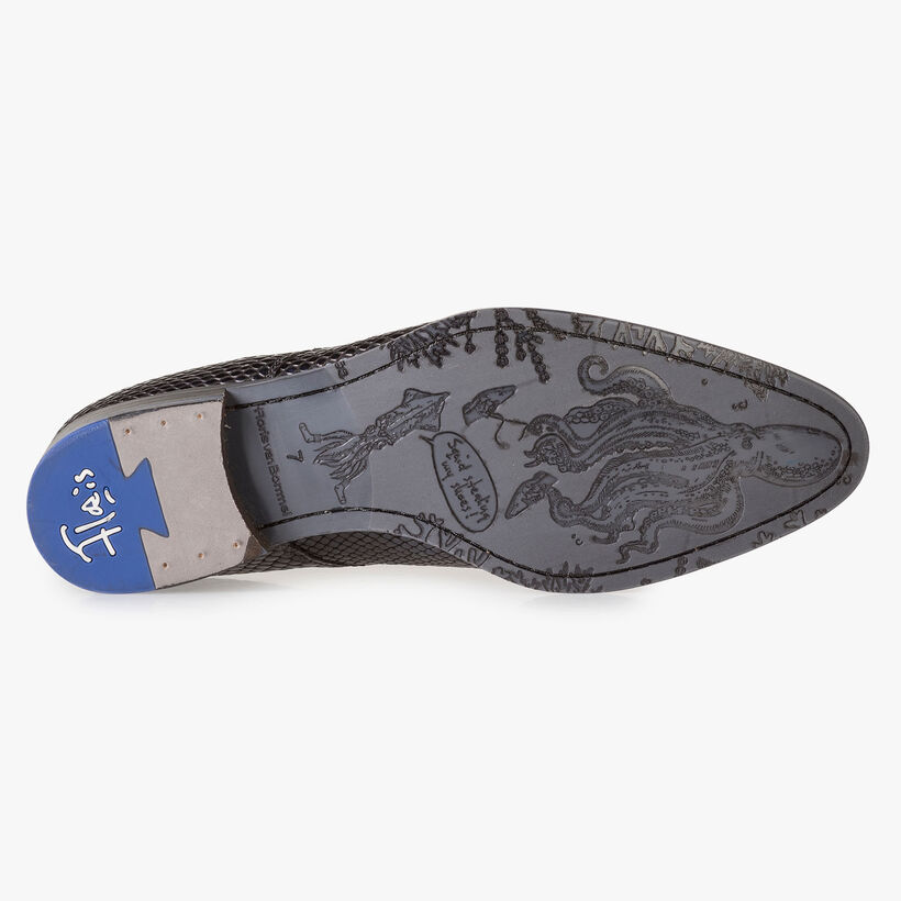 Blue printed patent leather lace shoe