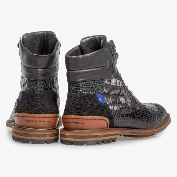 Schwarzer Leder-Schn&uuml;rstiefel mit Krokoprint