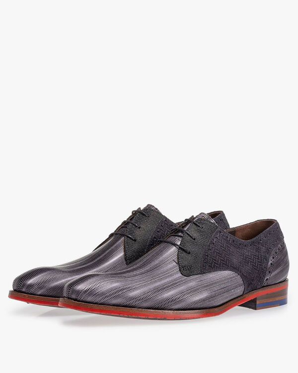 Lace shoe metallic black