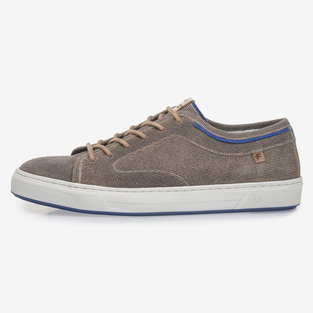 Brown suede leather lace shoe with print
