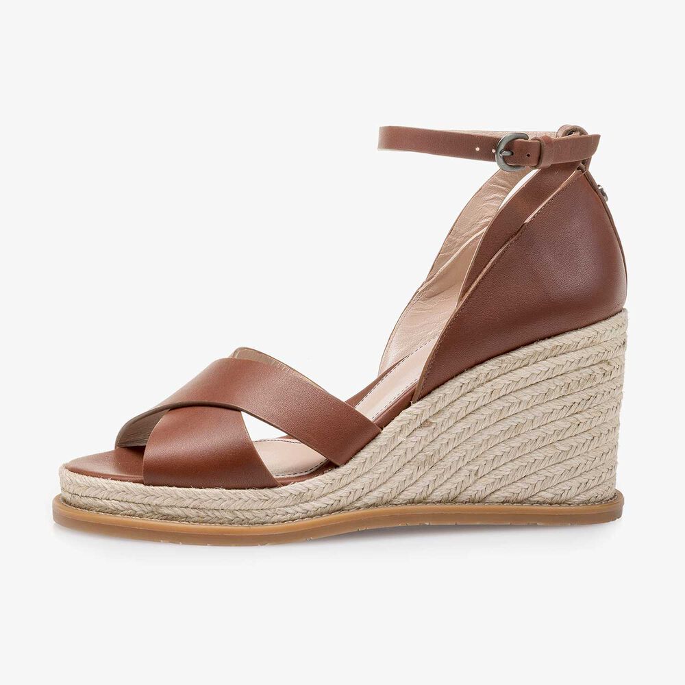 Cognac-coloured wedge-heel leather sandal