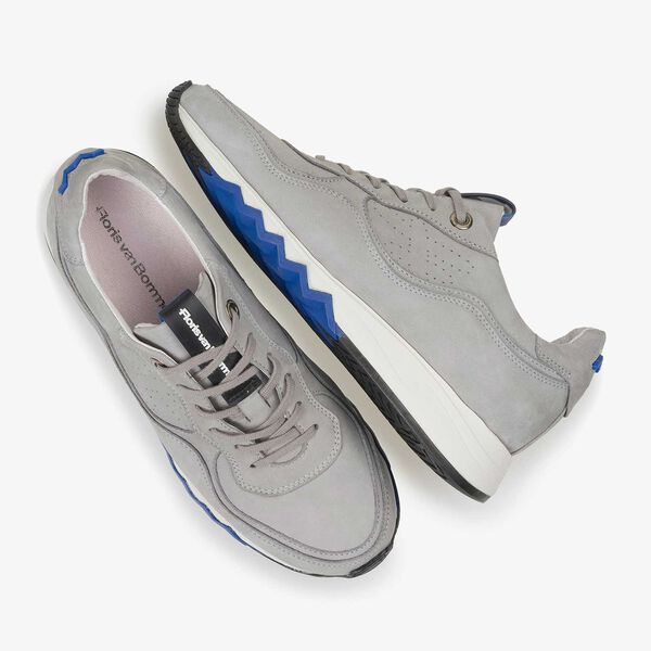 Hellgrauer Nubukleder-Sneaker