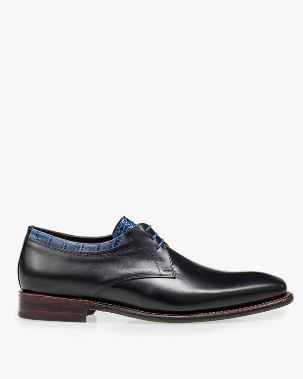 Black leather lace shoe