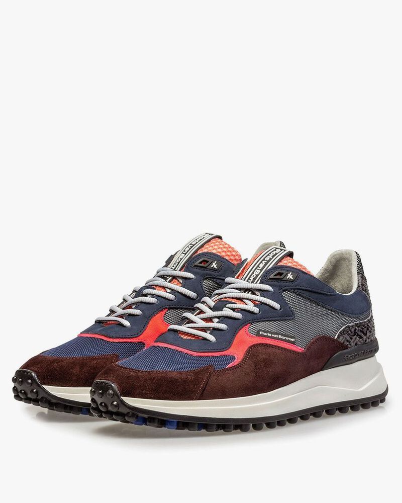 Roter Wildleder-Sneaker