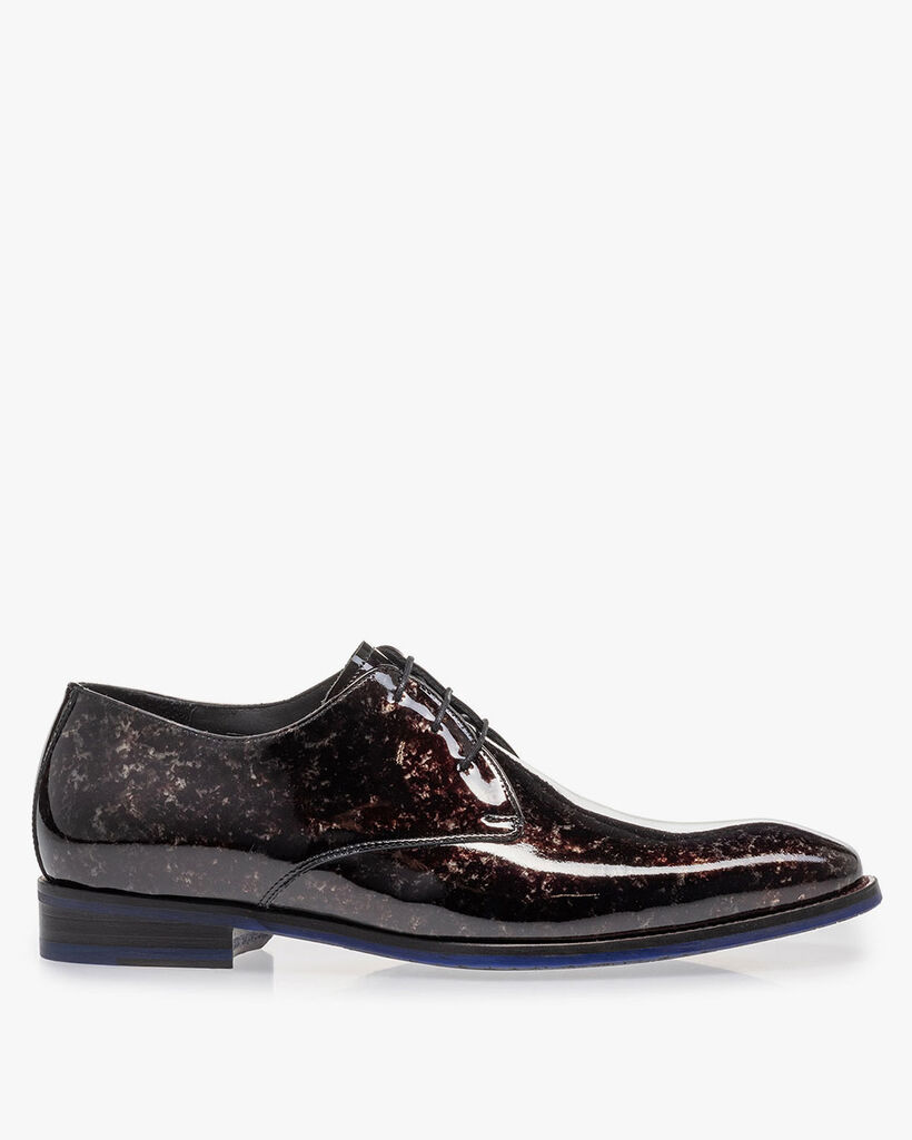 Lace shoe grey patent leather