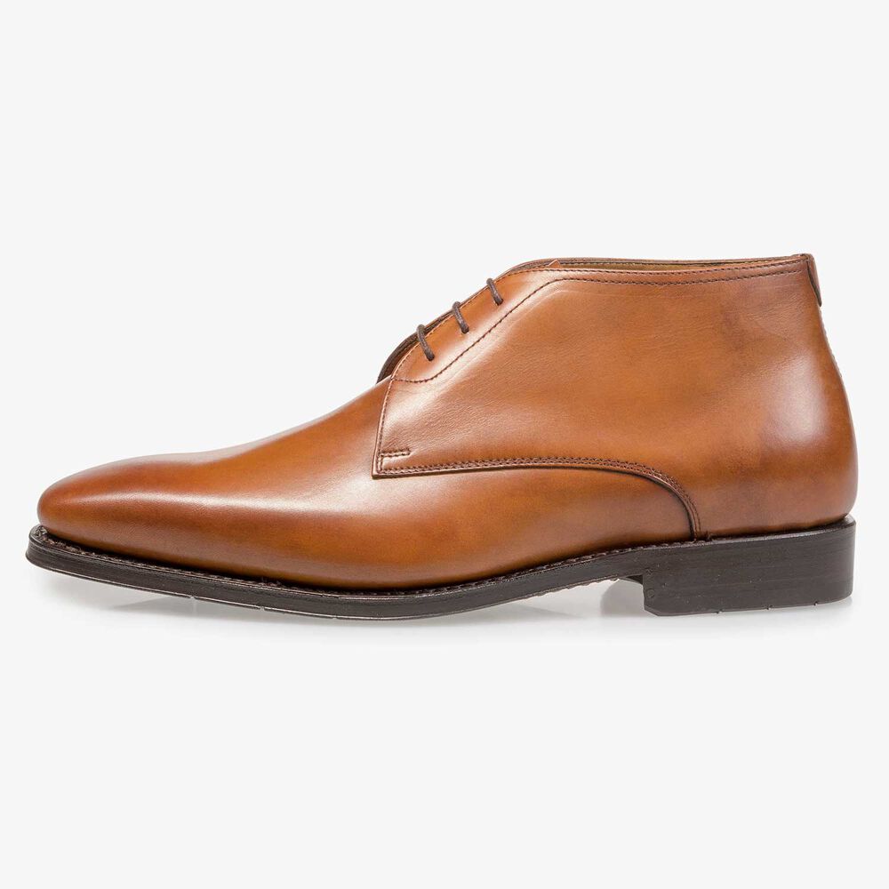 Cognac-coloured mid-high leather lace boot