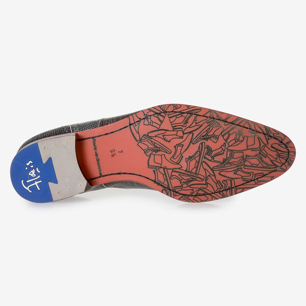 Grey leather lace shoe with lizard print