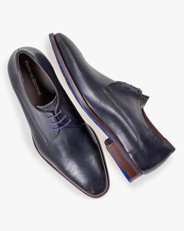 Dunkelblauer Leder-Schn&uuml;rschuh