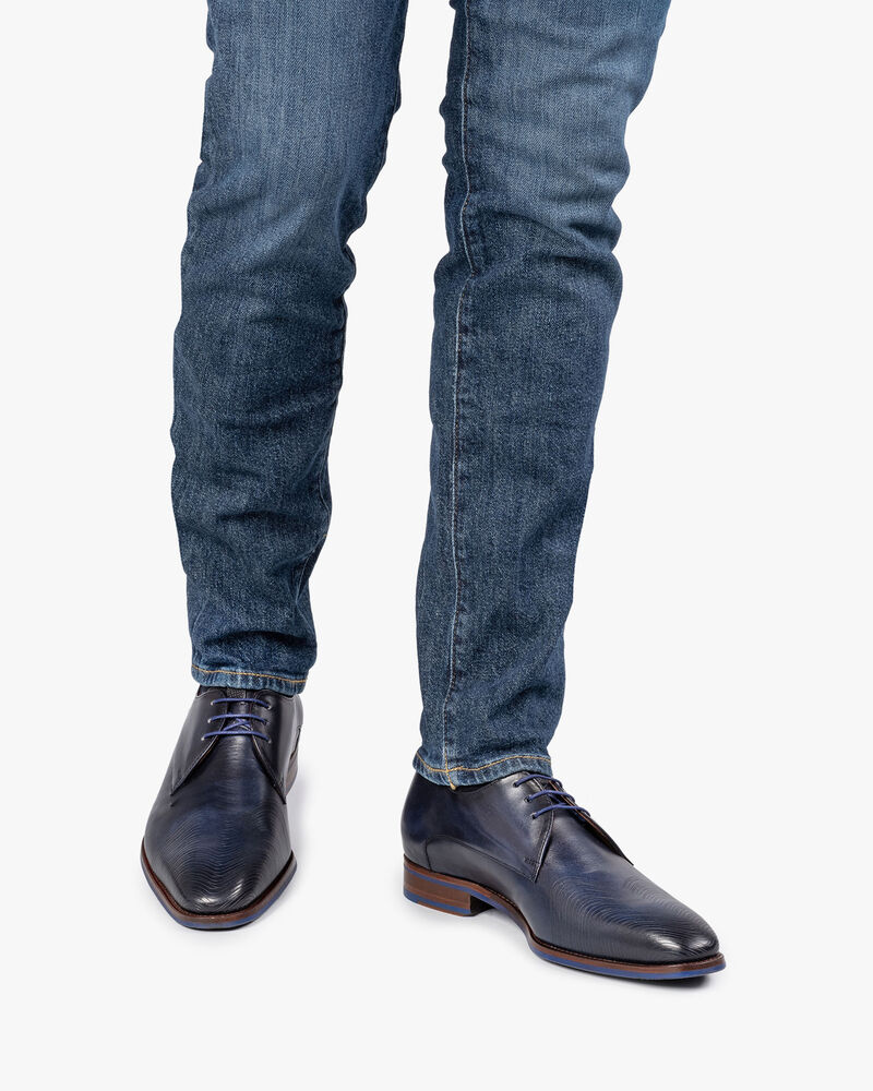 Dunkelblauer Leder-Schn&uuml;rschuh