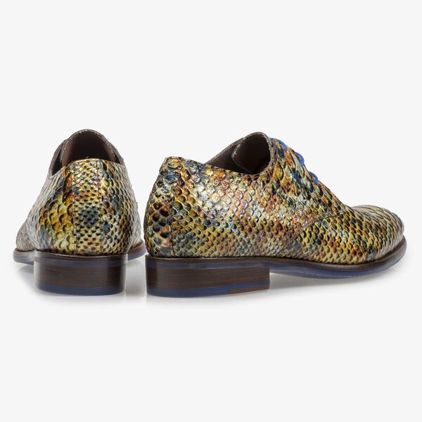 Gelb-brauner Lackleder-Schn&uuml;rschuh mit Schlangenprint