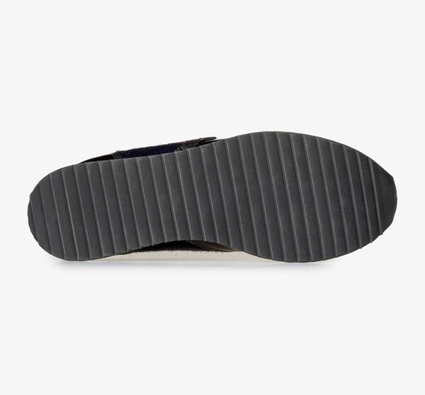 Blue patent leather sneaker with runner&rsquo;s sole