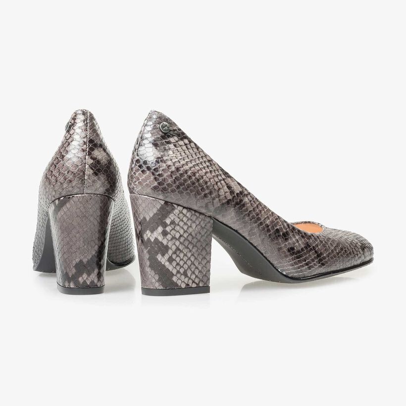 Graue Leder-Pumps mit Schlangenprint