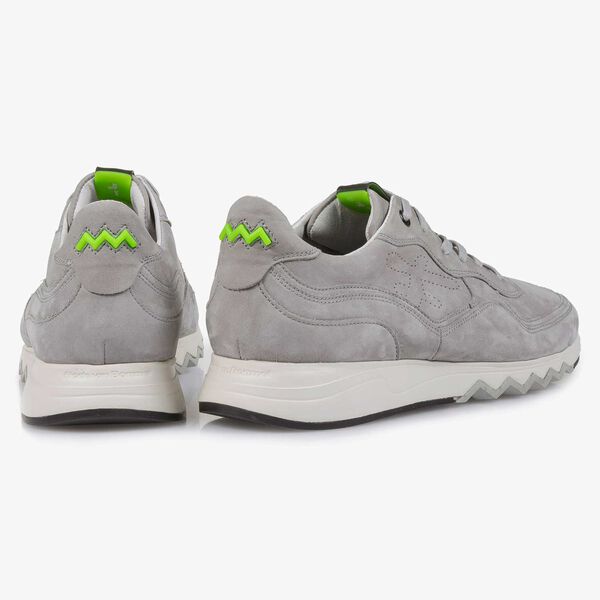 Hellgrauer Nubukleder-Sneaker