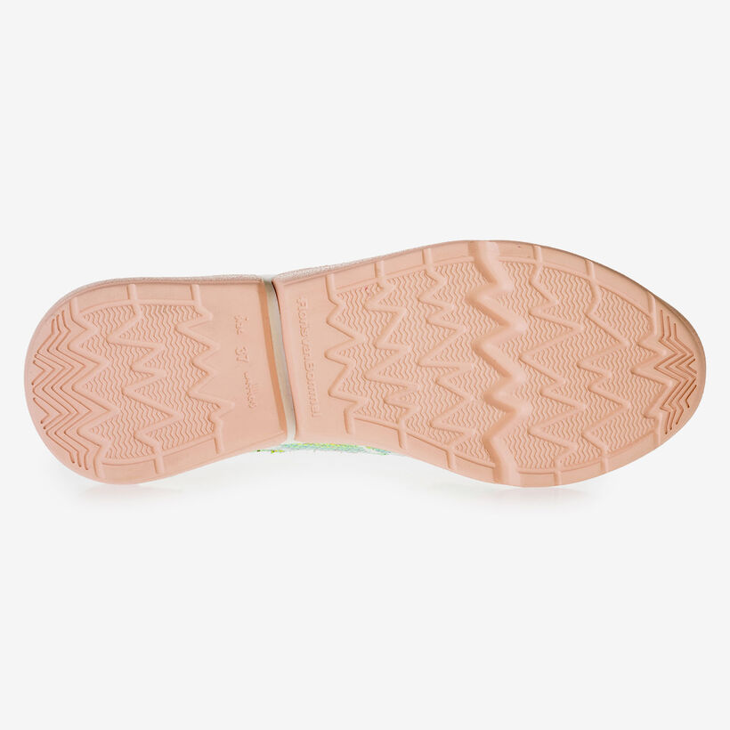 Sneaker mit gr&uuml;n-goldenem Metallic-Print