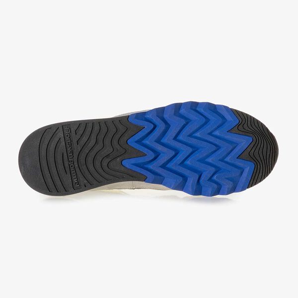 Grauer Nubukleder-Sneaker mit gelbem Details