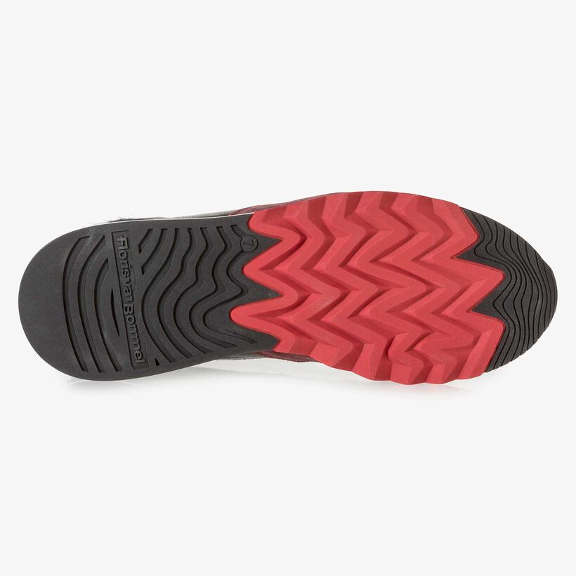 Rot-blauer Wildleder-Sneaker