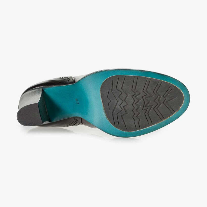 Schwarze Kalbsleder-Pumps