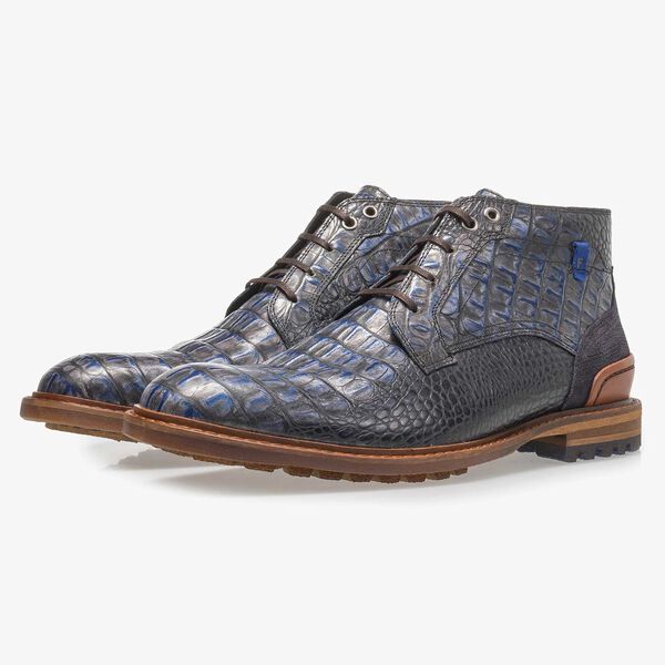 Blauer Leder-Schn&uuml;rstiefel mit Krokoprint