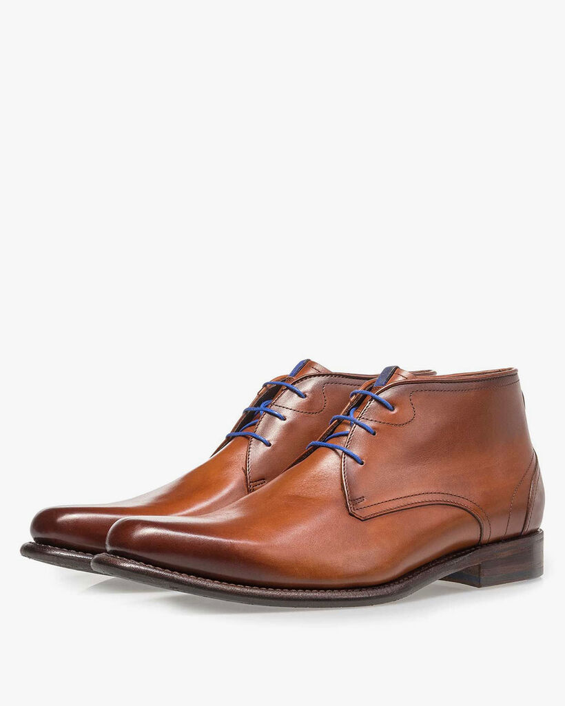 Dark cognac-coloured calf leather lace boot
