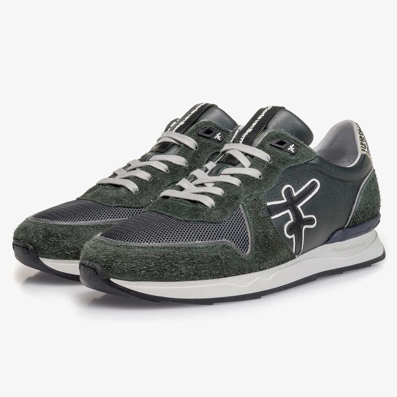 Dunkelgr&uuml;ner Kalbsleder-Sneaker