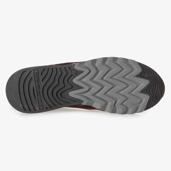 Roter Wildleder-Sneaker