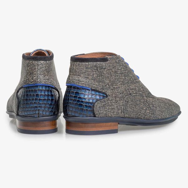 Taupefarbener Leder-Schn&uuml;rschuh mit Print