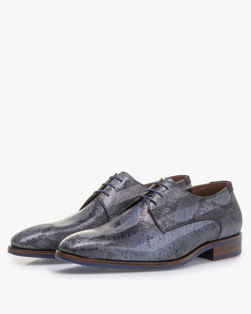 Blue lace shoe with snake print
