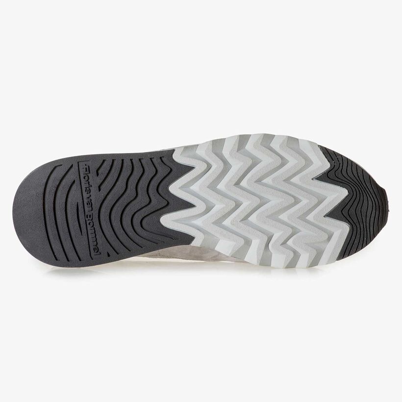 Hellgrauer Nubukleder-Sneaker