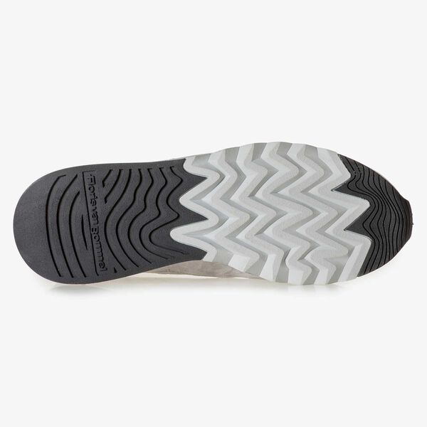 Hellgrauer Nubukleder-Sneaker