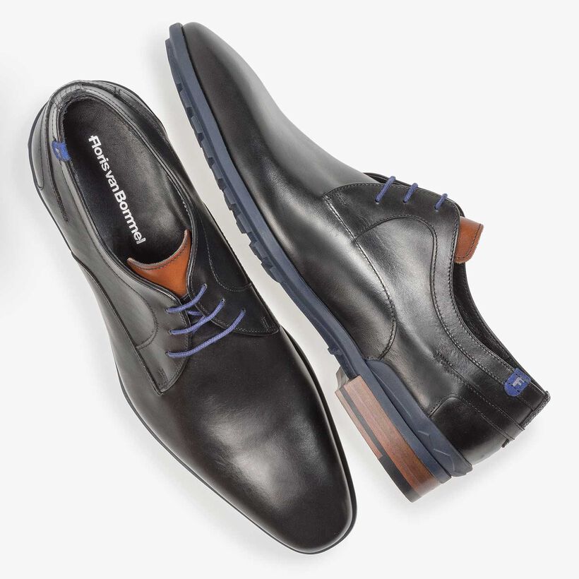 Black calf leather lace shoe