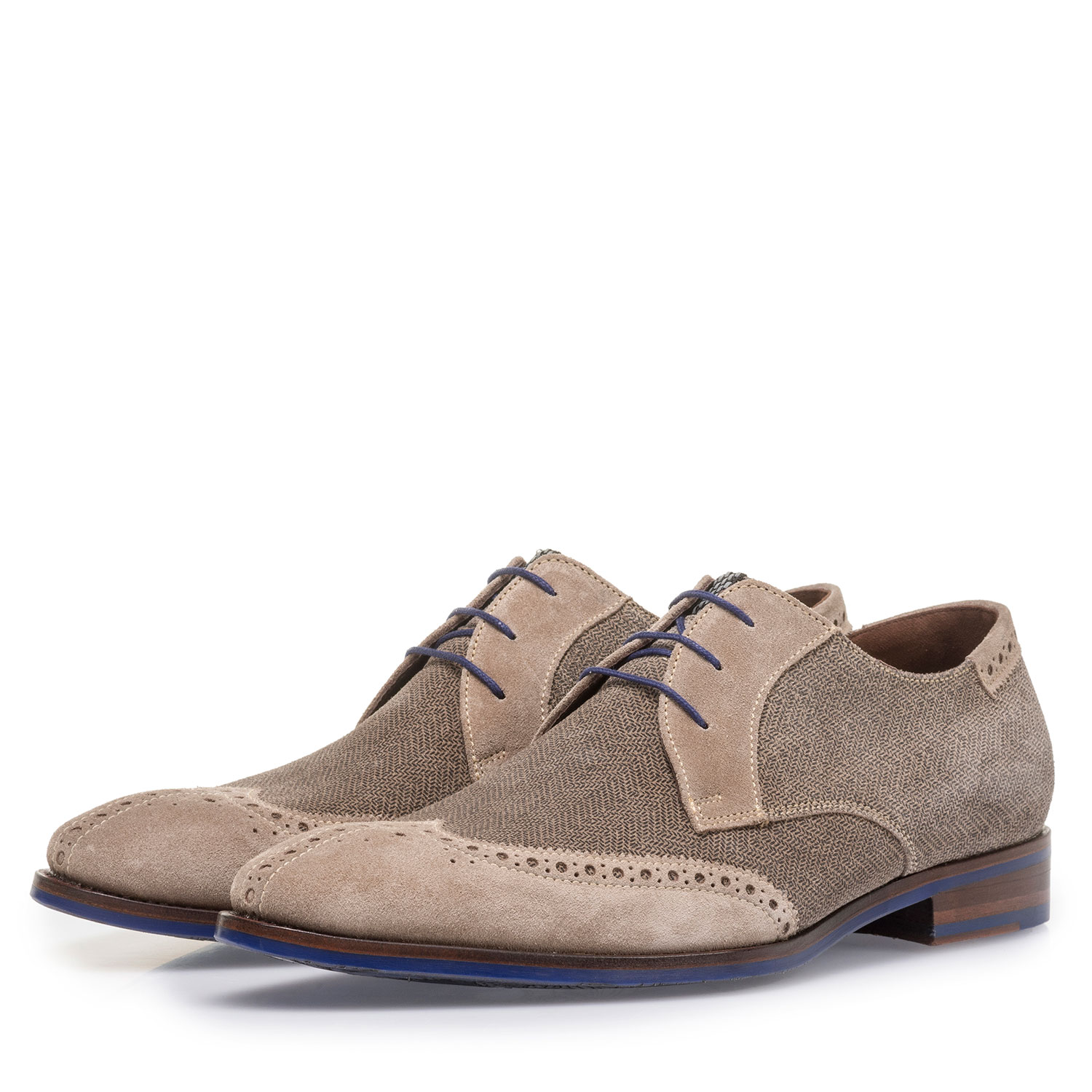 17122/01 - Sandfarbener Wildleder-Schnürschuh mit Print 17122/01 - Sandfarbener Wildleder-Schnürschuh mit Print