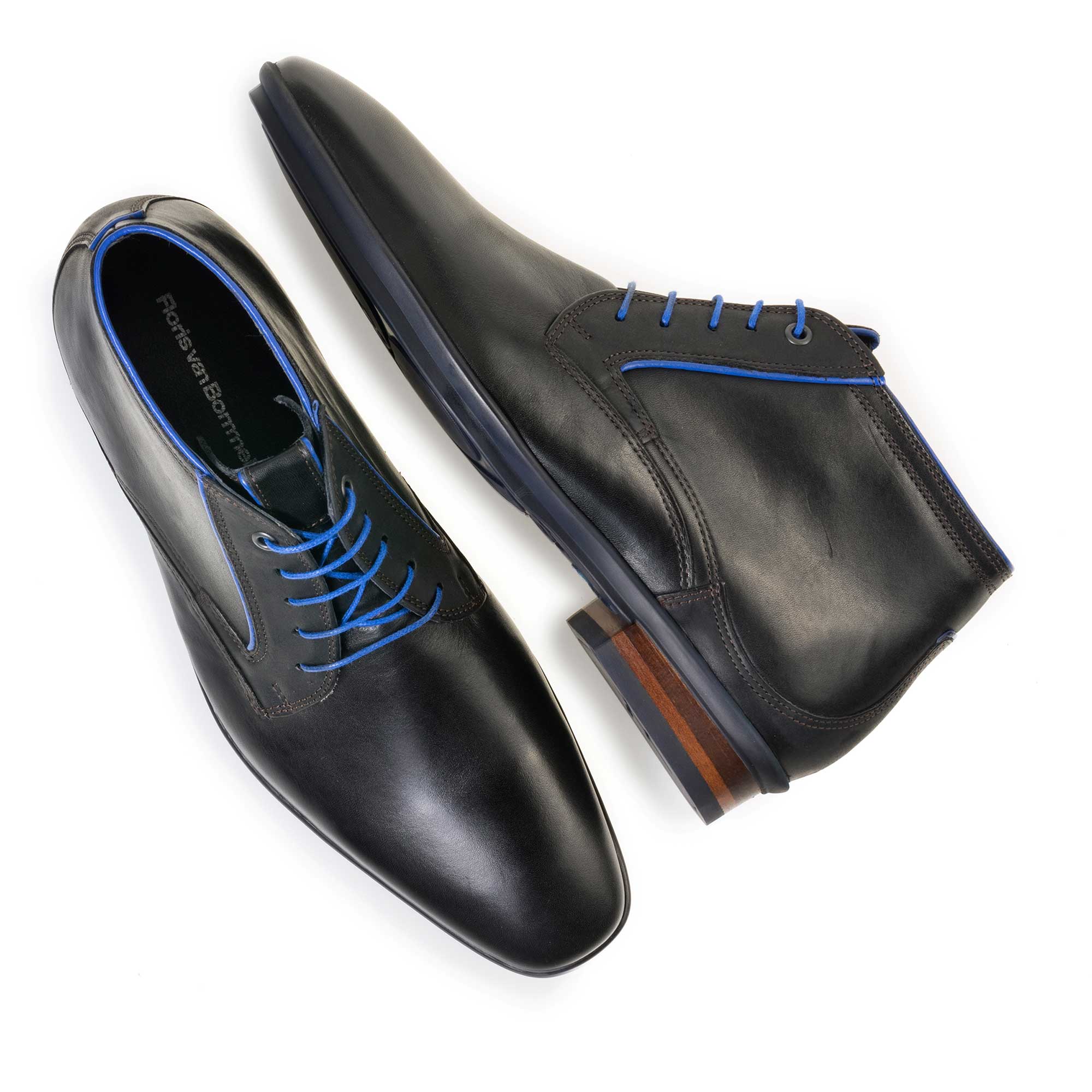 10703/02 - Schwarzer halbhoher Leder Schnürstiefel 10703/02 - Schwarzer halbhoher Leder Schnürstiefel