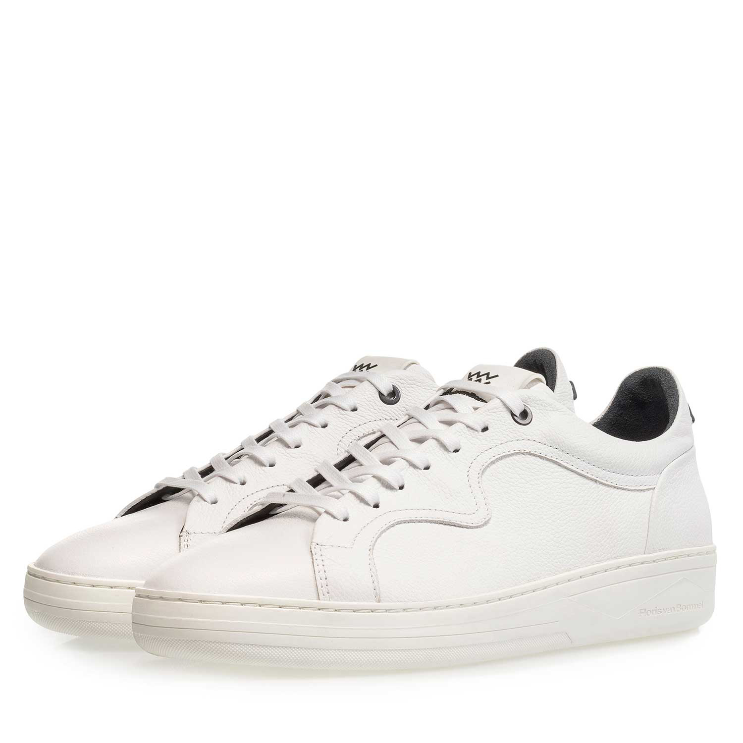 13225/05 - White calf leather sneaker with a subtle structural pattern 13225/05 - White calf leather sneaker with a subtle structural pattern