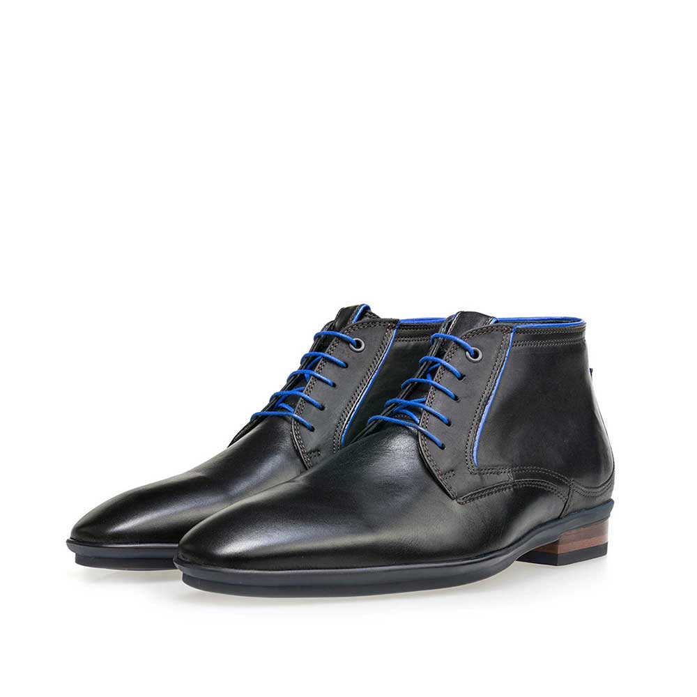10703/02 - Schwarzer halbhoher Leder Schnürstiefel 10703/02 - Schwarzer halbhoher Leder Schnürstiefel